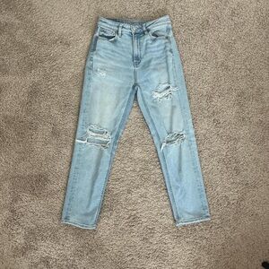 American Eagle Mom straight jeans